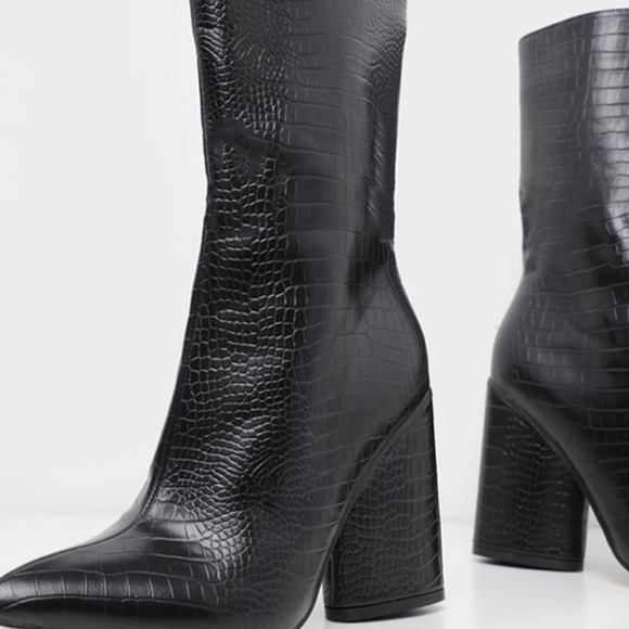 Croc Chunky Block Heel - Point Toe Boot - Picture 1 of 3